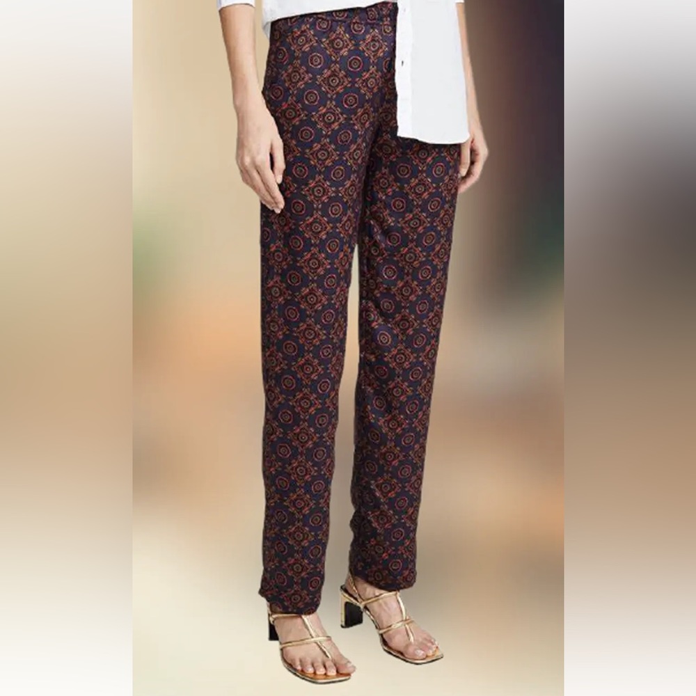 Club Monaco elastic waist pants in excellent conditions.